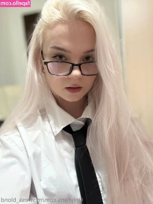 mistress_blond [ mistress-blond ] - Así te quiero chupar mi amor  para ponértela bien dura