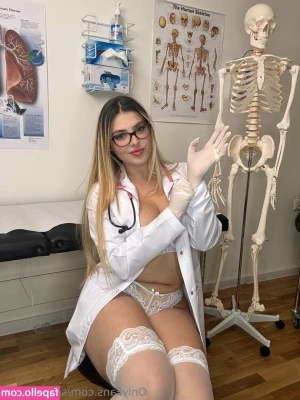 Sofie Timber [ sofie-timber-1 ] - dont you just want them in your face