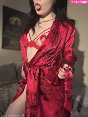Jaelaray [ jaelaray-66 ] - Apparently this video didn't upload yesterday lol good night, I mean