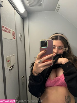 thatbrunettexxx - Good morning, feeling dead 💀🖤
