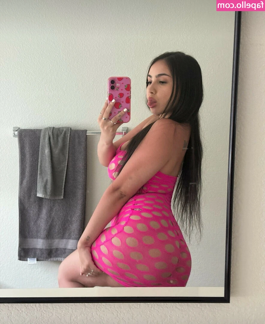 emvlina [ emvlina-10 ] - In a Rosy mood