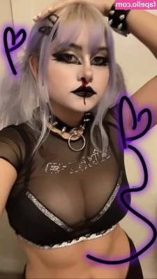 Hotpuppygf [ hotpuppygf-1 ] - Who would love to own one of these helmets  One of the coolest