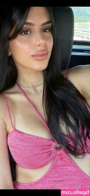 Maria Taktouk [ maria-taktouk ] - Big chillin in the Calvin cutoffs