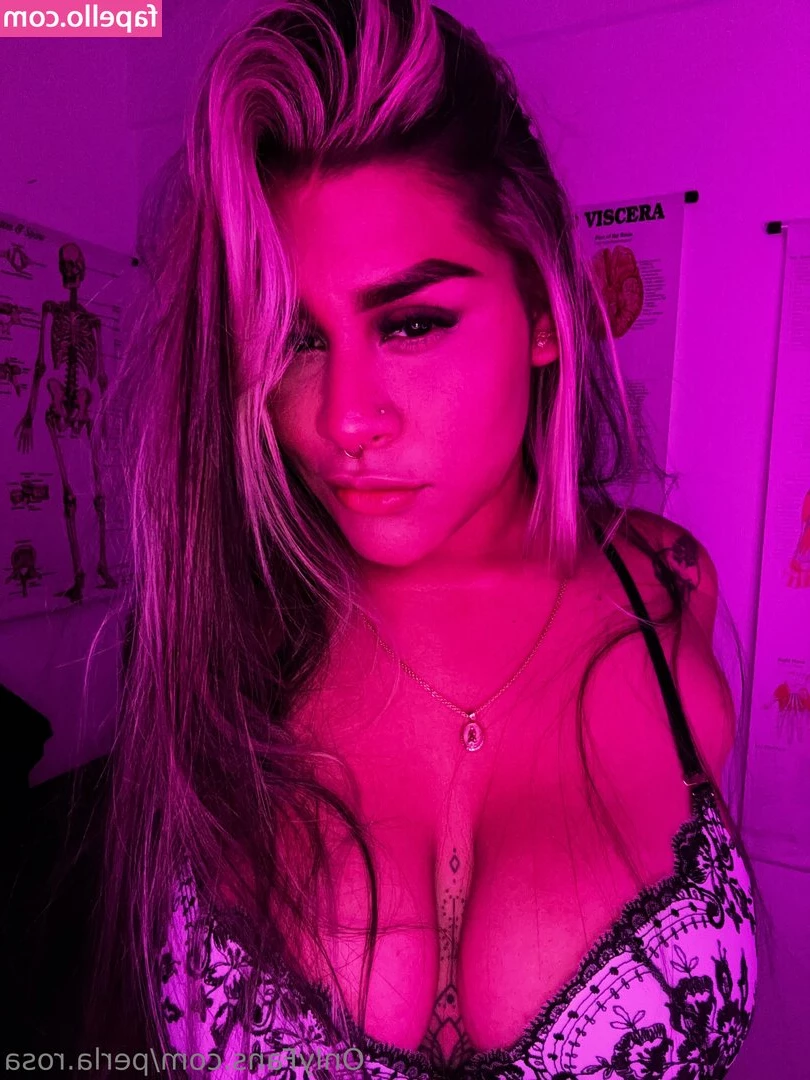 perla.rosa [ perla-rosa-1 ] - I'm a dream come true daddy 💋 try me, come to my DM 🍆💦