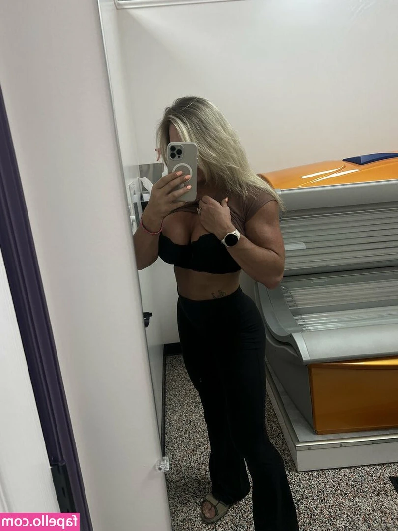missfitfantasy - Masturbating while dreaming of you sucking on my feet
