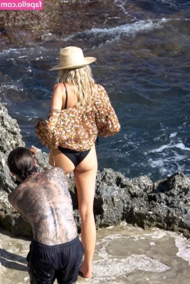 Charlotte McKinney [ charlotte-mckinney ] - Anybody up for some slippery fun