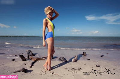Charlotte McKinney [ charlotte-mckinney ] - Give me a $10 tip and receive an explicit video with my oiled body