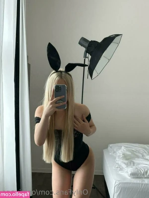 Ivana Lukic [ ivana-lukic ] - Dog walking  but make it the Russian queen way   Want to see more of