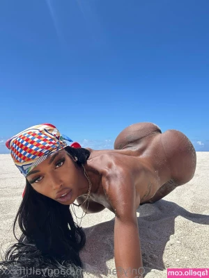Baggyaltiffxxx - pretty in pink