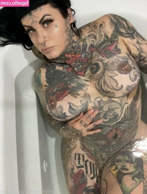 the.jadedmoon [ the-jadedmoon ] - Any rubber fans out here ? ;) J'adore la sensation du latex sur mes