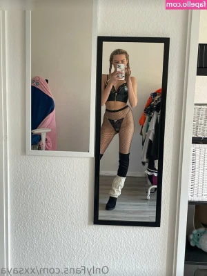 XxSaYa - Happy Hump Day