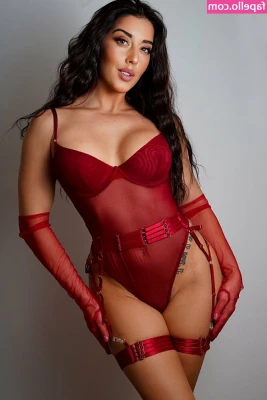 Barbora Zavadilova [ barbora-zavadilova ] - Good vibrations in my birthday suit