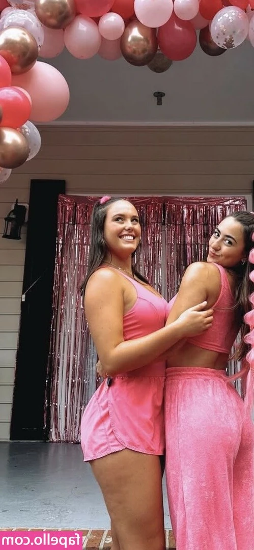 Bella.cornthwaite [ bella-cornthwaite ] - Enjoy my ass baby… 😏🍑