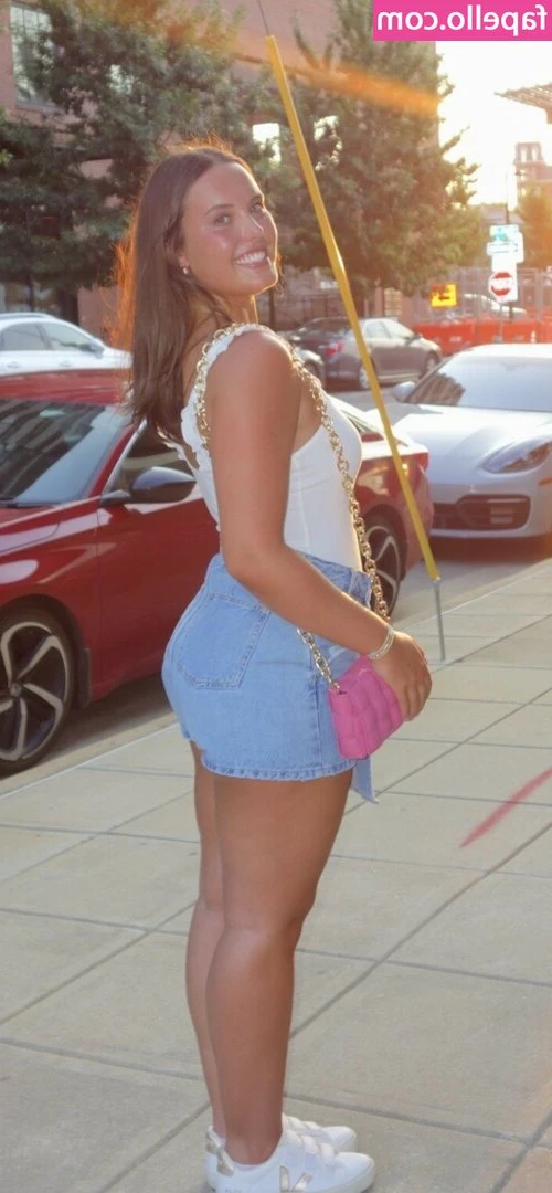Bella.cornthwaite [ bella-cornthwaite ] - I am made up of decisions that I do not yet know and regrets that I