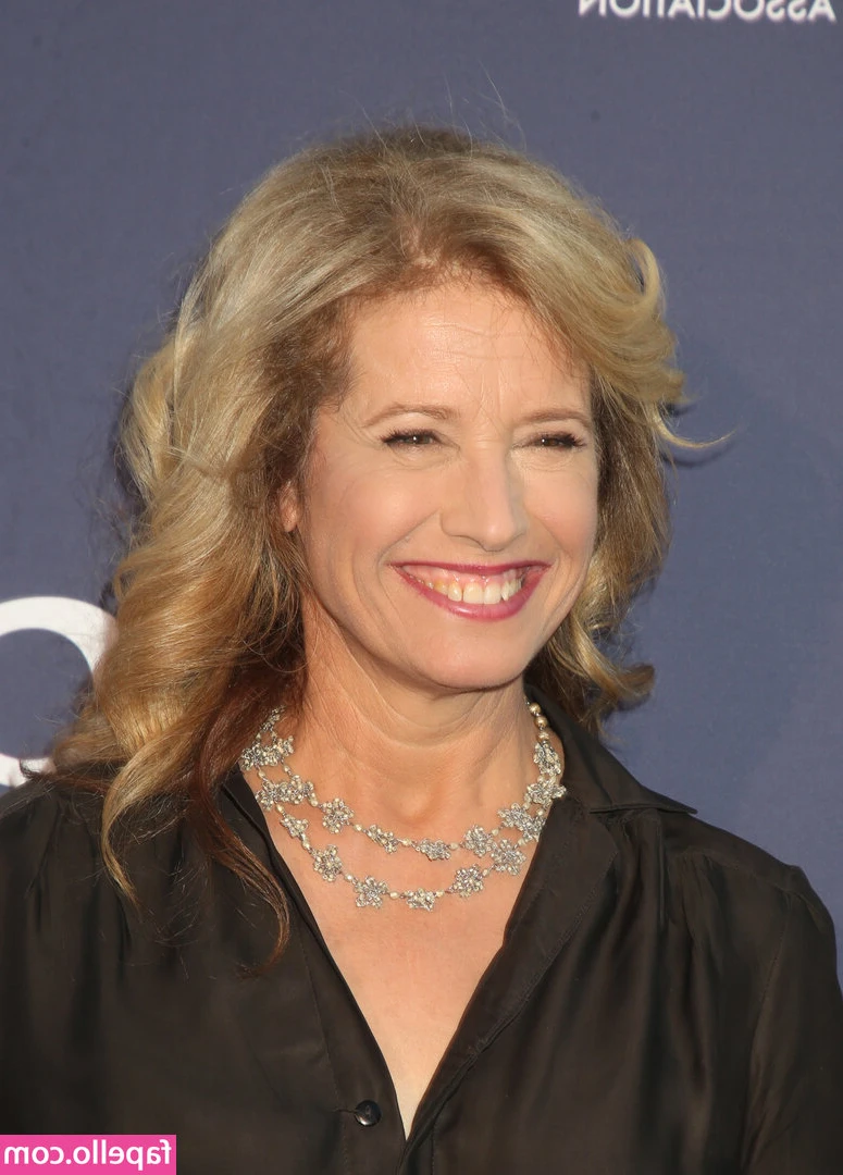 Nancy Travis [ nancy-travis ] - Acordei com vontade de transar