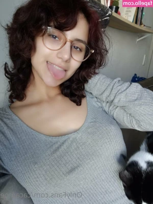 cacamoe - give it like and love https onlyfans com strawberrymilkfluffly