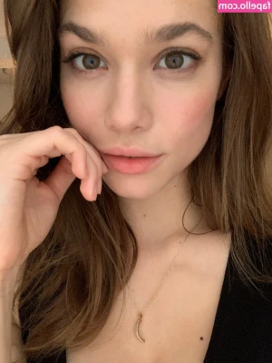 Michelle Ellyse Schlaman [ michelle-ellyse-schlaman ] - want an edible