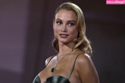 Rose Bertram Model [ rose-bertram-model ] - CW  some blo d  I m going to have to get creative with my content