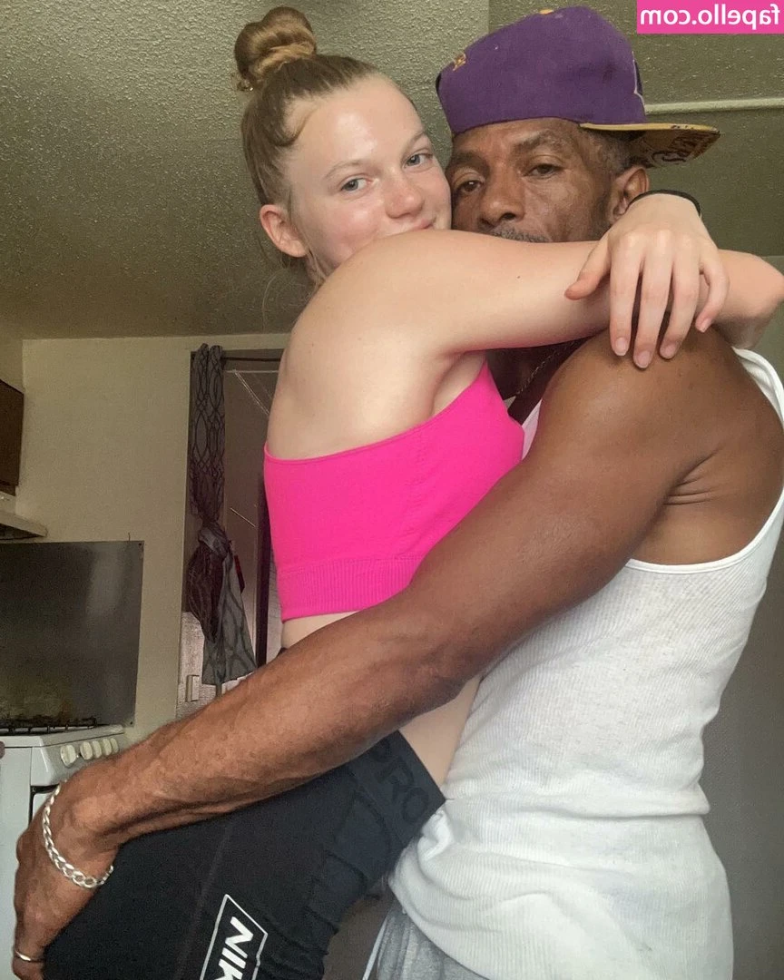 Unc & Snowbunny [ unc-snowbunny ] - Imagine seeing this everyday in the shower