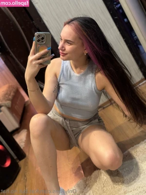 kat.but.no.hat [ kat-but-no-hat ] - good morning titty pics