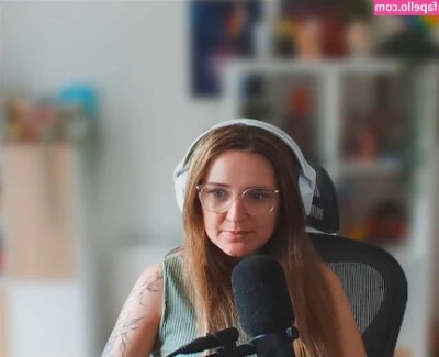 Cathie - let me make you cum all over me daddy