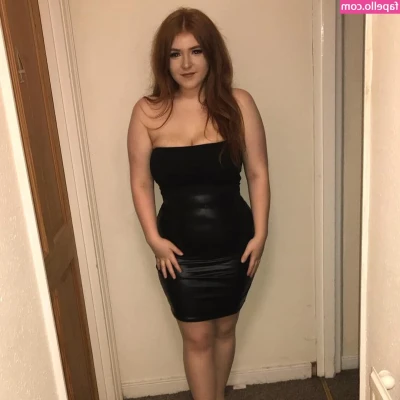 Catrin Williams [ catrin-williams ] - POV  I come out of the shower and your sat on the bed watching family