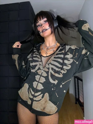 Nikki Barlowe [ nikki-barlowe-5 ] - Wishing this was a real