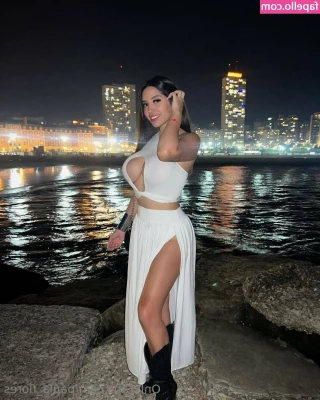 paula_flores [ paula-flores ] - Running a little behind will be live a little after 11! The storm