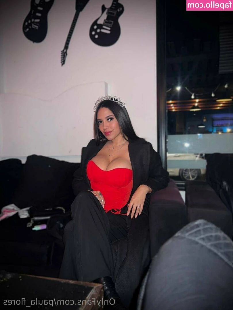 paula_flores [ paula-flores ] - I m not always looking sleek  Sometimes I m sleepy and cuddly 