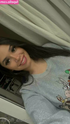 paula_flores [ paula-flores ] - My feet were hurting so bad from walking around the mall  I wish my