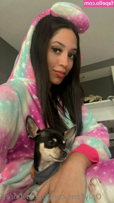 paula_flores [ paula-flores ] - still no panties cause why wear them with a sexy form fitting dress