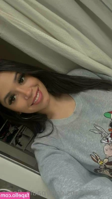 paula_flores [ paula-flores ] - Who likes fishnets
