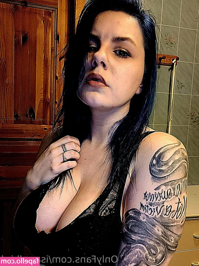 isaredbird - You wanna taste my ass too?