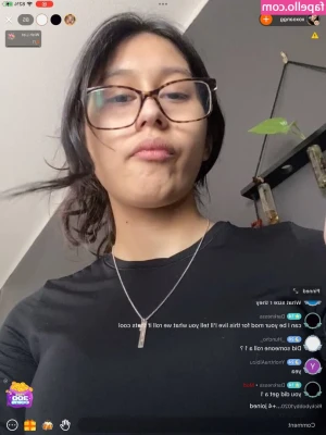 _xoxoang [ xoxoang ] - Soooo I decided to flash my tits in my car while working delivery 