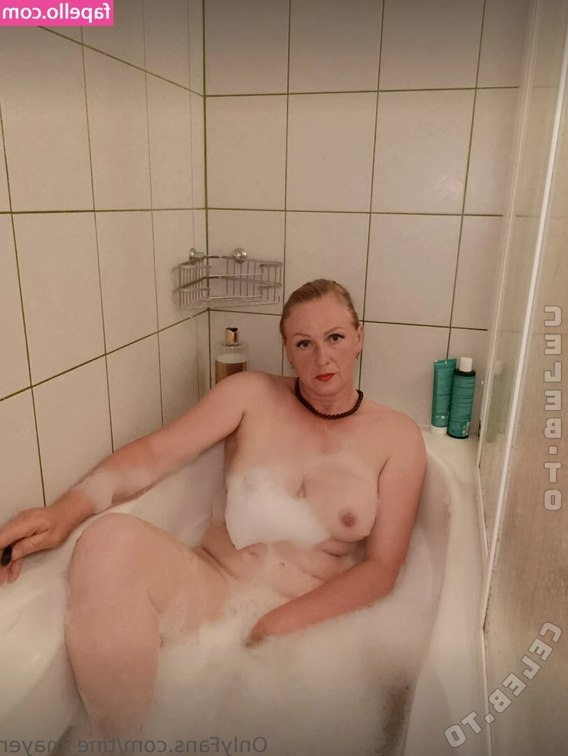 Tine Meyer [ tine-meyer ] - Netflix and chill?