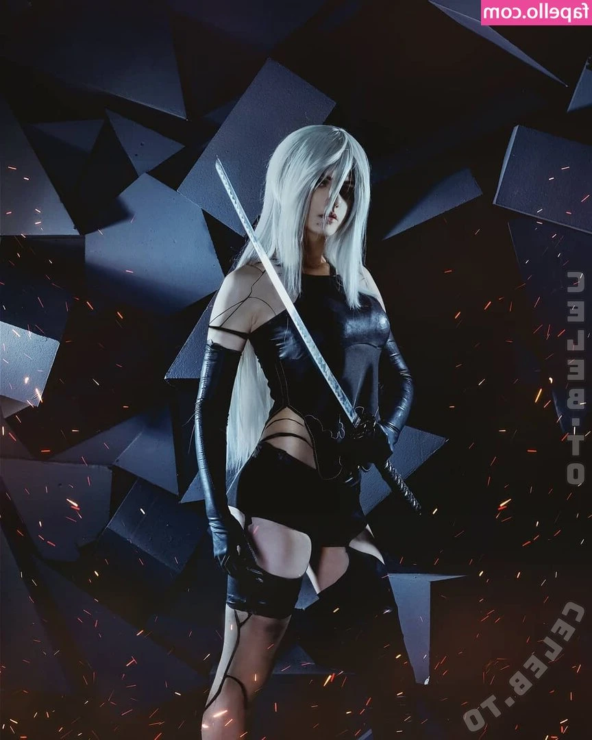 Waterloo Cosplay [ waterloo-cosplay ] - Masonry Off-season hammer workout shoot