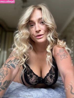 Sasha Flame [ sasha-flame ] - Let’s get dirty… come to my DMs now!!