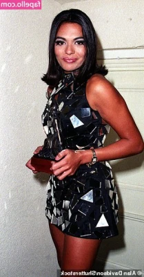 Betty Boo Singer [ betty-boo-singer ] - People tell me this is their favorite outfit on me! What do you think?