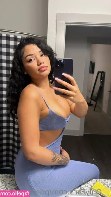 kiannyskitchen - Omg  Aurora flossed with my dick    She came for a massage but then