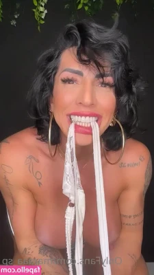 Mara Oliveira [ mara-oliveira ] - I love to pose in my bar corner with a nice tight t-shirt and uncork