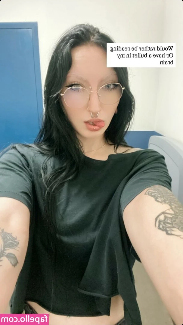Eve Moss [ eve-moss ] - SHE IS KINKY AS FUCK 😍 CLICK HER FREE LINK ➡️
