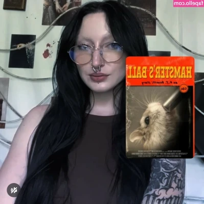 Eve Moss [ eve-moss ] - Me flashing my tit and being ill and chatting about my hair lol