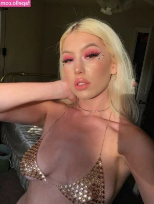 Madisondarling - Look directly into my eyes  how do you feel