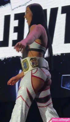 Indi Hartwell [ indi-hartwell ] - Butt plug and boots, what more do I need? Your cock maybe? 🖤🍆