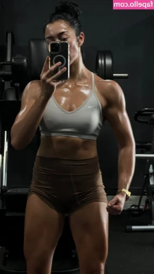 Indi Hartwell [ indi-hartwell ] - Uploading strip tease tonight xoxo