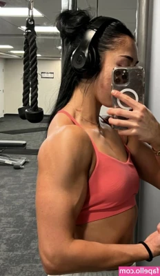 Indi Hartwell [ indi-hartwell ] - Fall to my feet