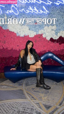 Indi Hartwell [ indi-hartwell ] - A QUICK NUTT FROM THIS MORNING