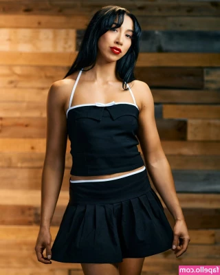 Indi Hartwell [ indi-hartwell ] - Hey there  beautiful souls    I m spicing things up with my Morning