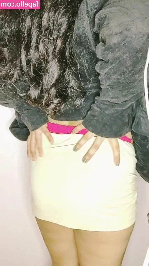 onlyhydro - Thick legs  amp  cute toes