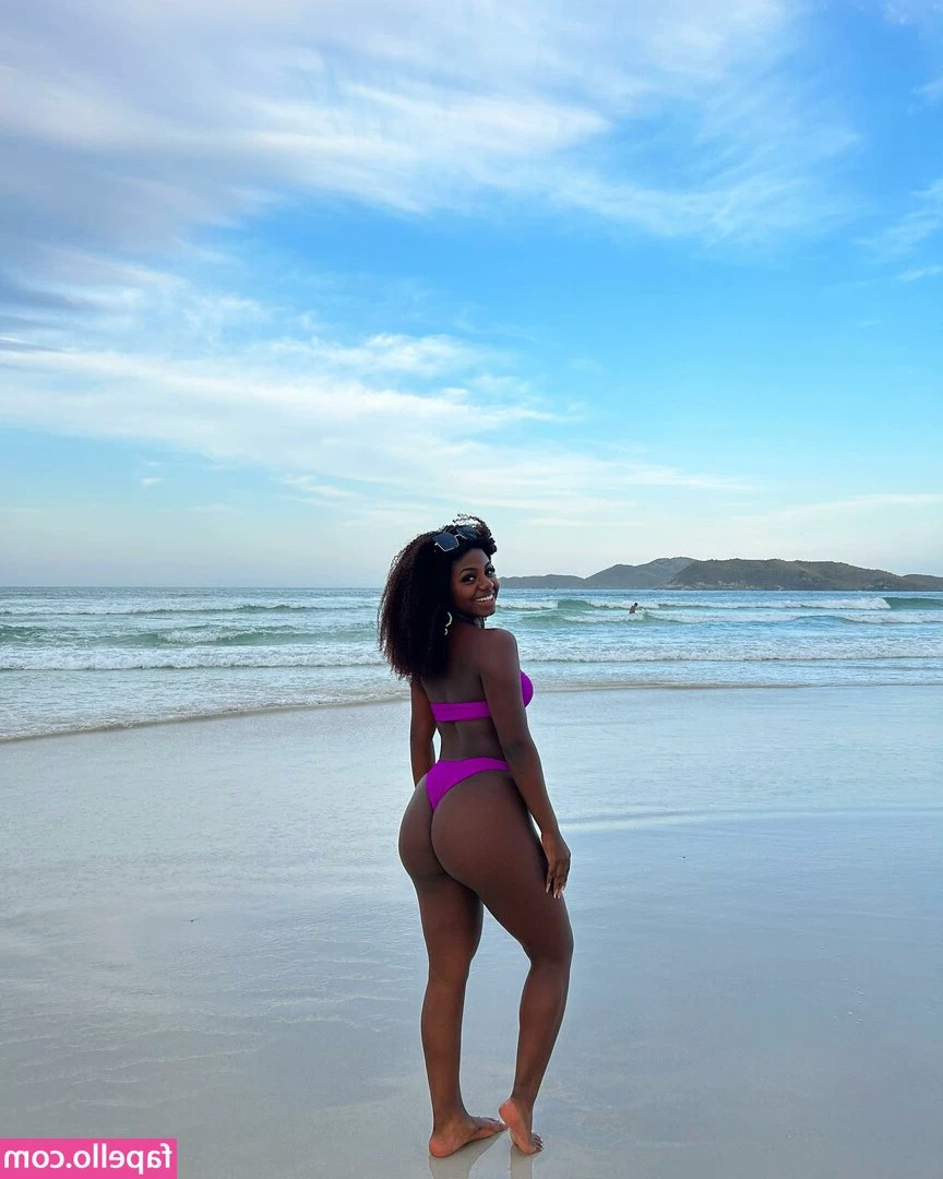 Rayane Santos [ rayane-santos ] - Join my VIP babe @manirat_42